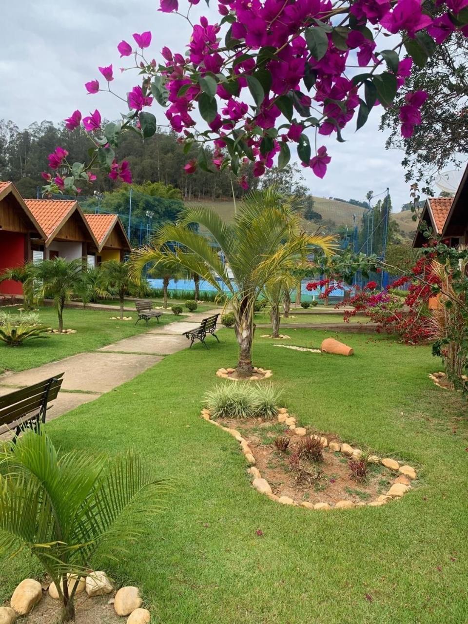Pousada E Restaurante Bora Bora Da Serra Sao Bento do Sapucai Bagian luar foto