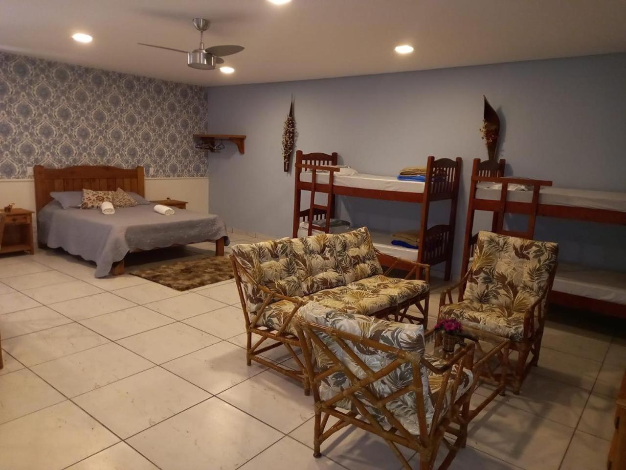 Pousada E Restaurante Bora Bora Da Serra Sao Bento do Sapucai Bagian luar foto