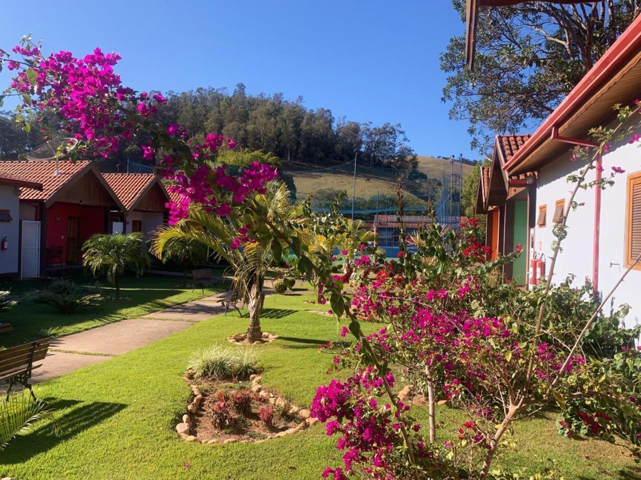Pousada E Restaurante Bora Bora Da Serra Sao Bento do Sapucai Bagian luar foto