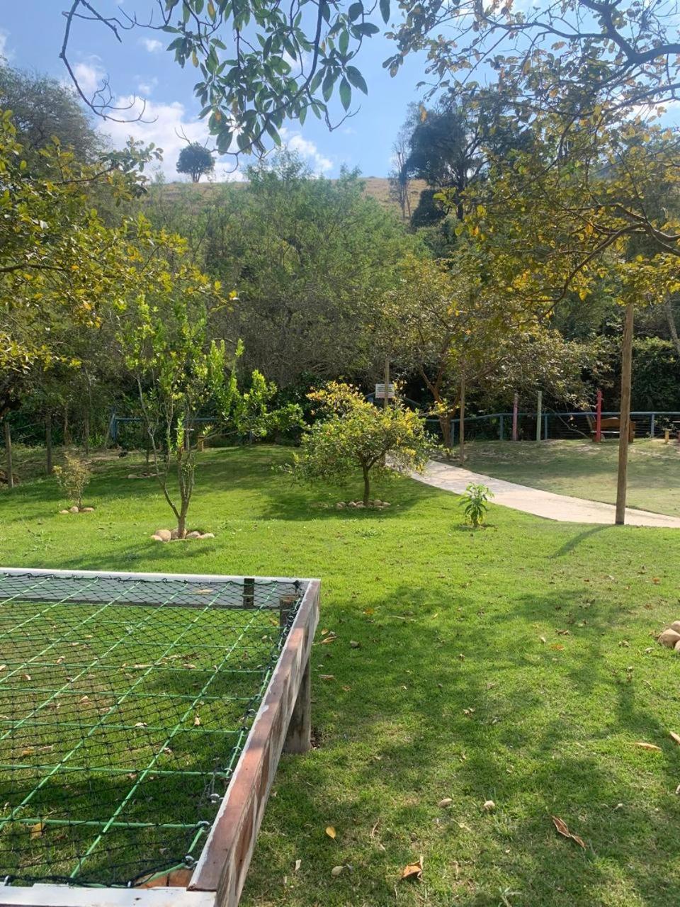 Pousada E Restaurante Bora Bora Da Serra Sao Bento do Sapucai Bagian luar foto